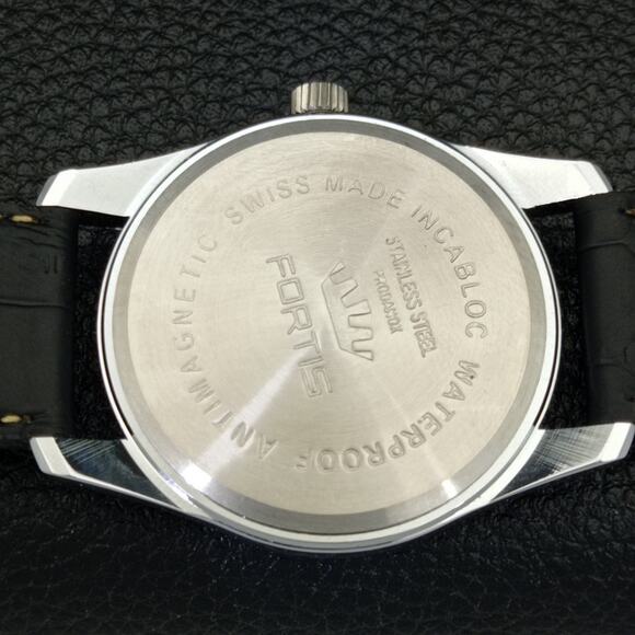 Vintage 1978 Fortis Manual Mens Silver Watch W/Leather Strap & White accents - Picture 8 of 9
